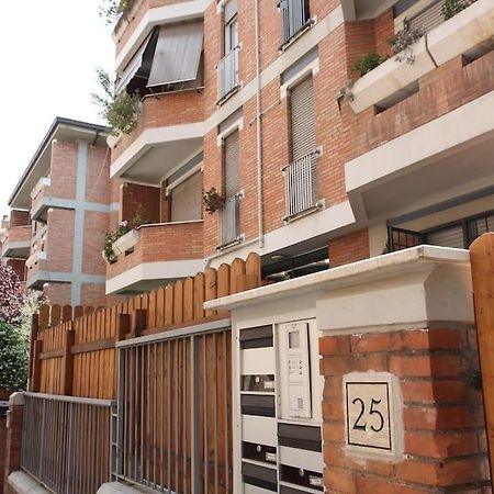 Vatican Flat Spacious Cozy With Court Rome Bagian luar foto