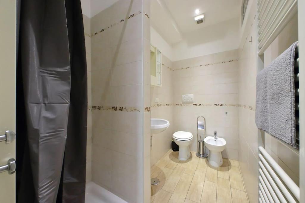 Vatican Flat Spacious Cozy With Court Rome Bagian luar foto