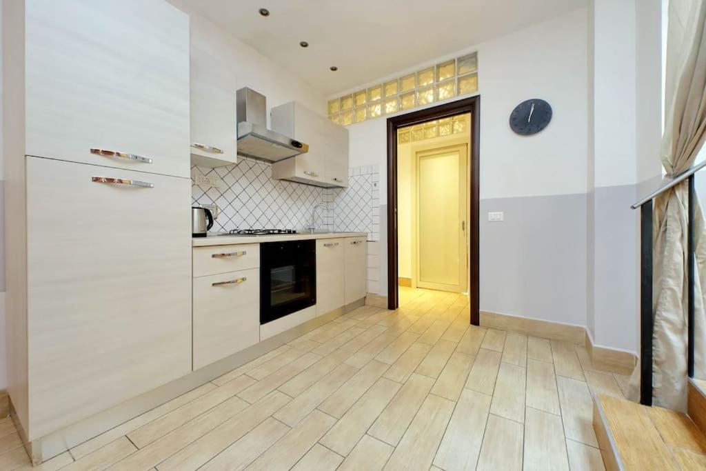 Vatican Flat Spacious Cozy With Court Rome Bagian luar foto