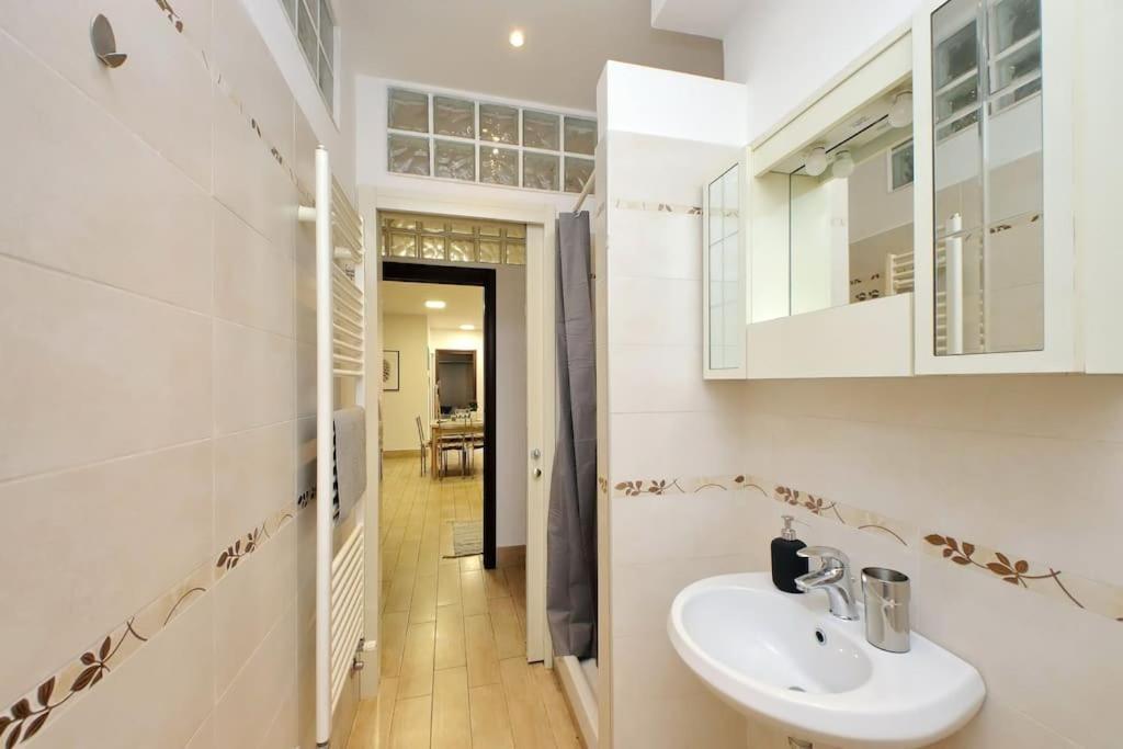Vatican Flat Spacious Cozy With Court Rome Bagian luar foto