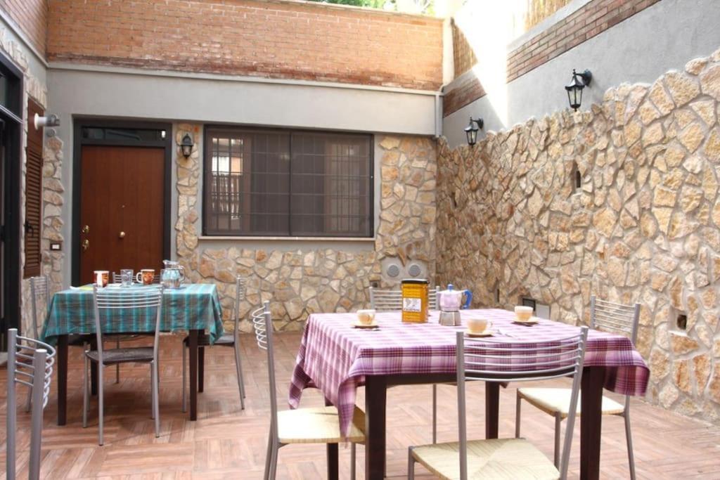 Vatican Flat Spacious Cozy With Court Rome Bagian luar foto